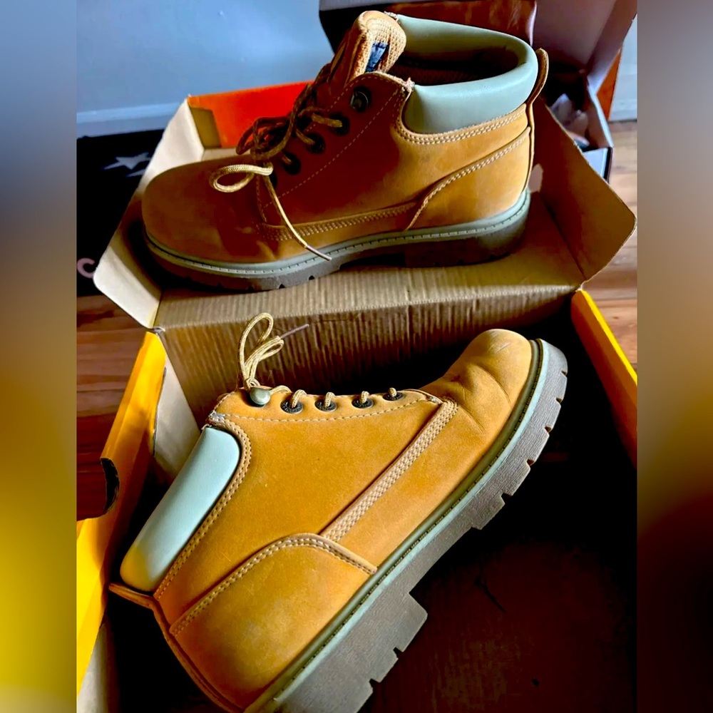 Women’s workboots